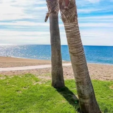 Beachfront Lubina Sol 1 Spanish Rental * 米哈斯